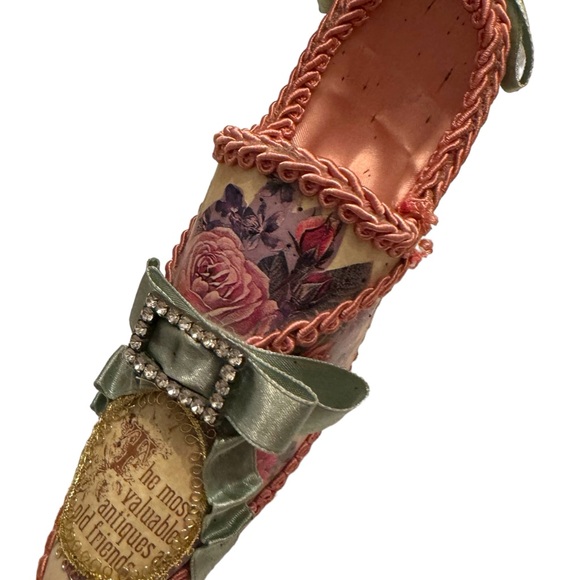 Wayne Kleski Katherines Collection retired Embellished Victorian shoe design - Picture 3 of 9